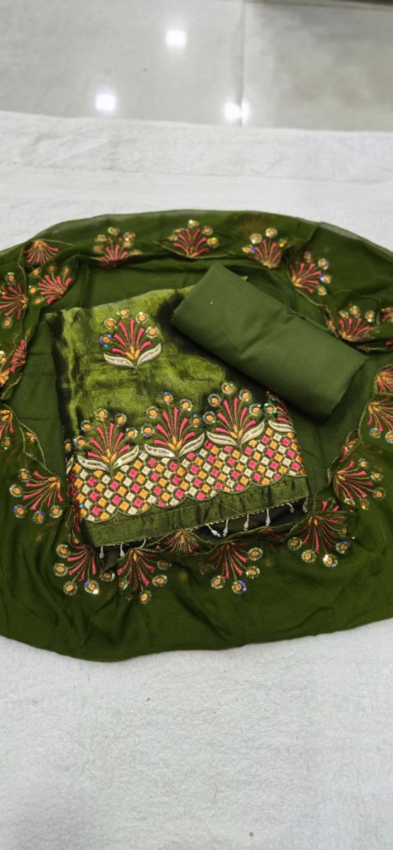 Pure Skylon Suit Set with Cutdana Work - Yanchi