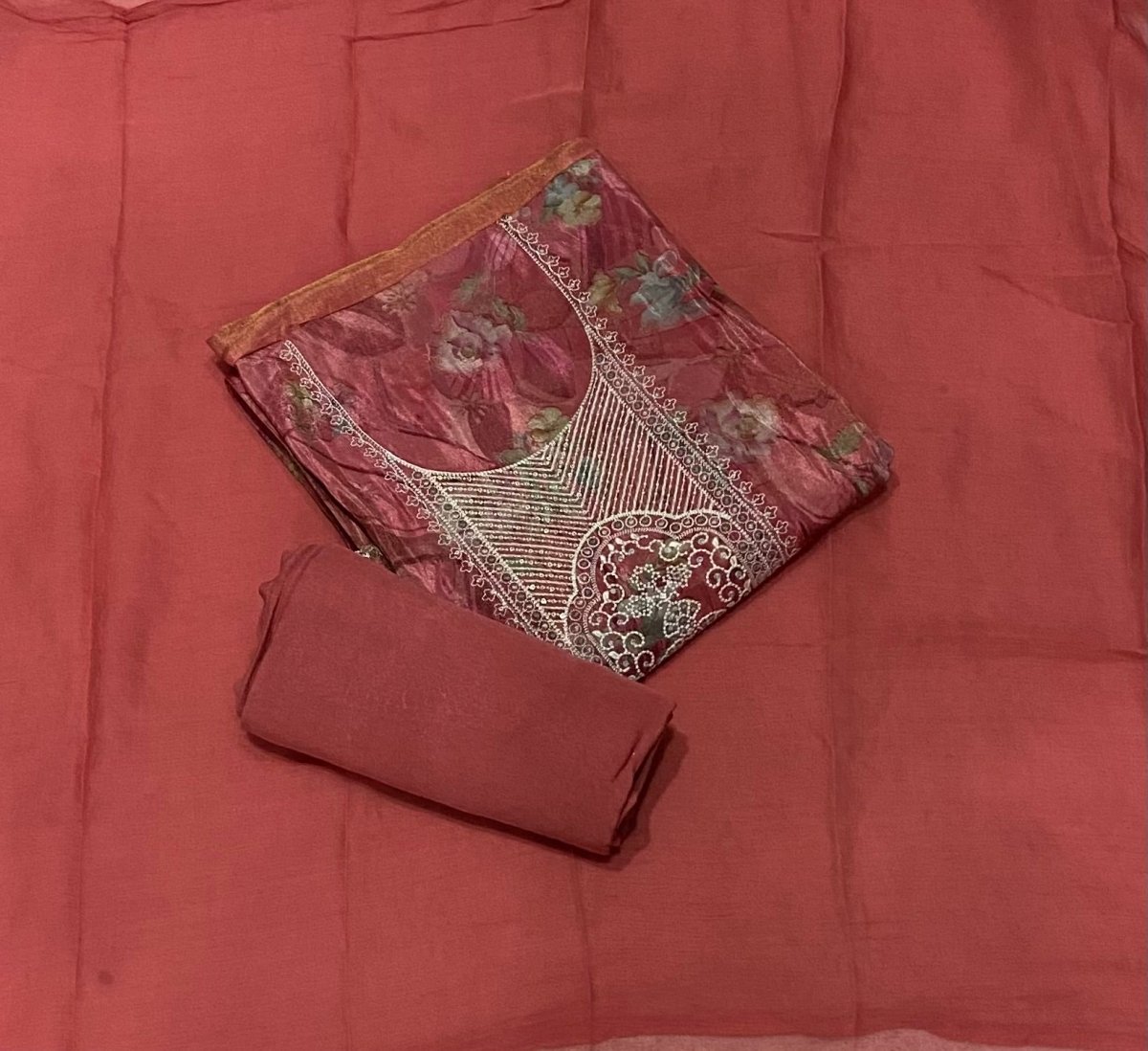 Smart & Trendy Shimmer Suit Set - Yanchi