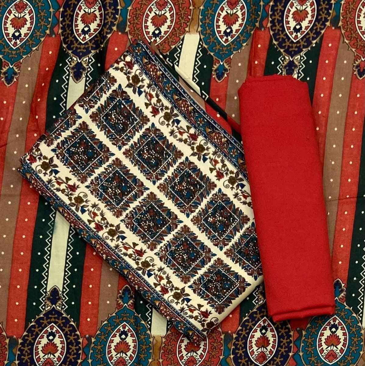 Zohra Winter Premium Suit Set - Yanchi